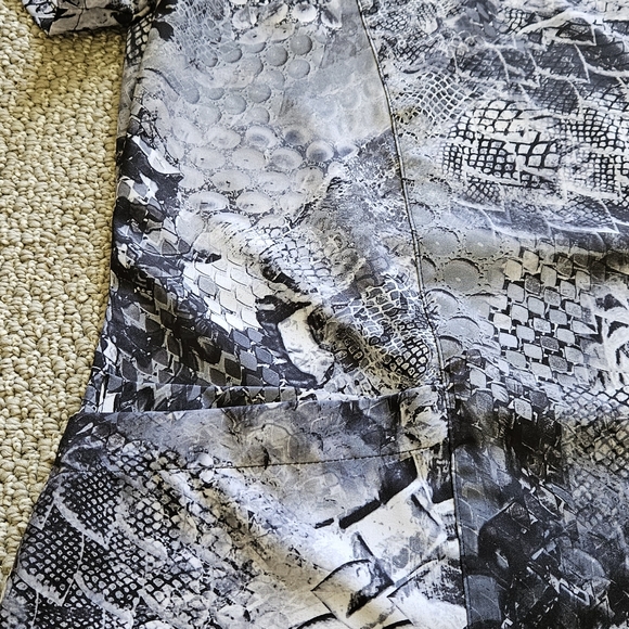 Barco scrub top - Picture 6 of 6